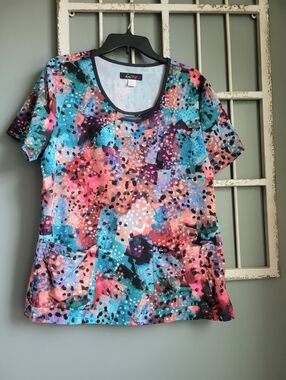 Koi Lite Women's Scrub Top in Teal & Coral Print With 2 Front Pockets, L
